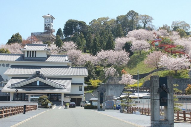 かわら館について｜菊間町窯業協同組合（公式ホームページ）